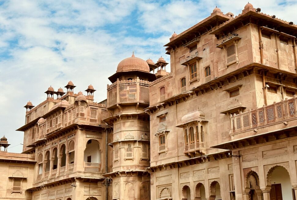 a large building with many windows and balconies